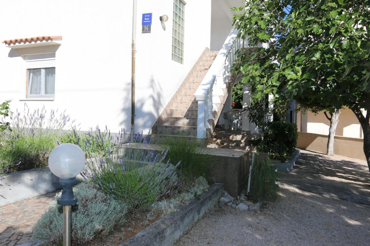 שילו Apartments Nadenic מראה חיצוני תמונה
