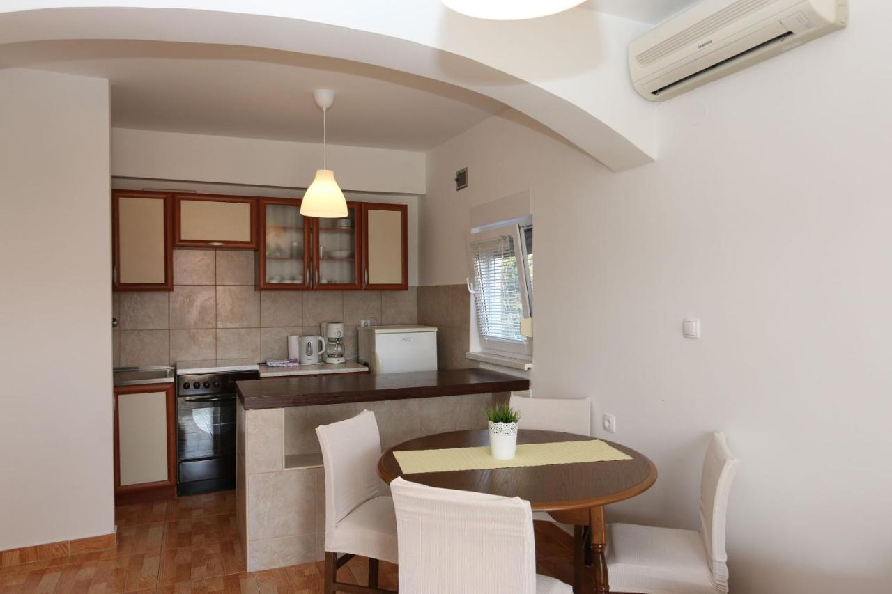 שילו Apartments Nadenic מראה חיצוני תמונה